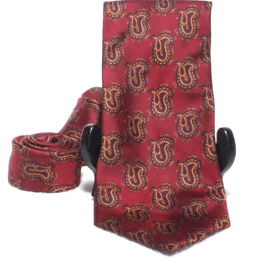 Tango 100% Silk Maroon Paisley Tie